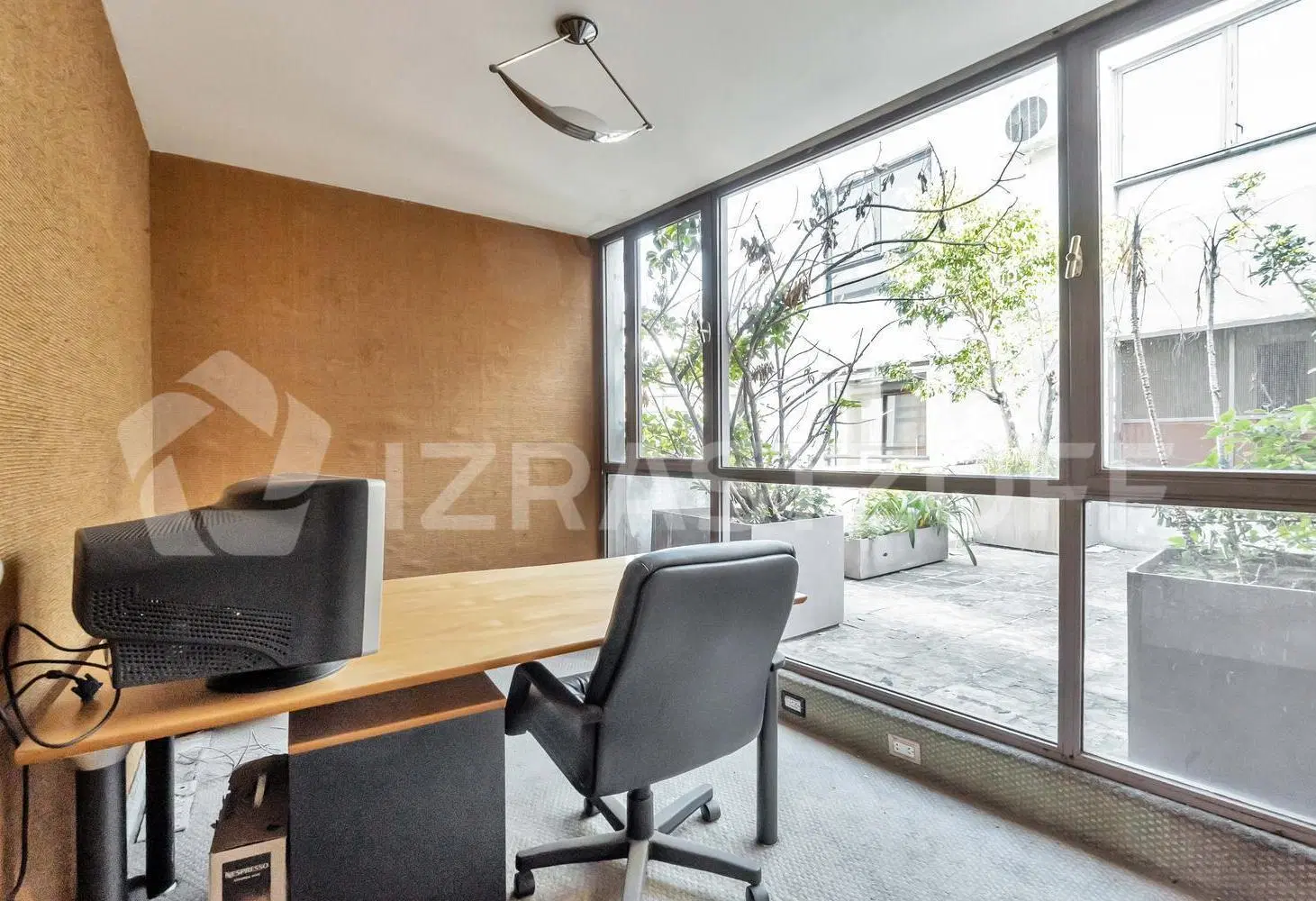 Departamento en venta en Puerto Madero. 4 despachos, sala de reuniones y cochera. 2