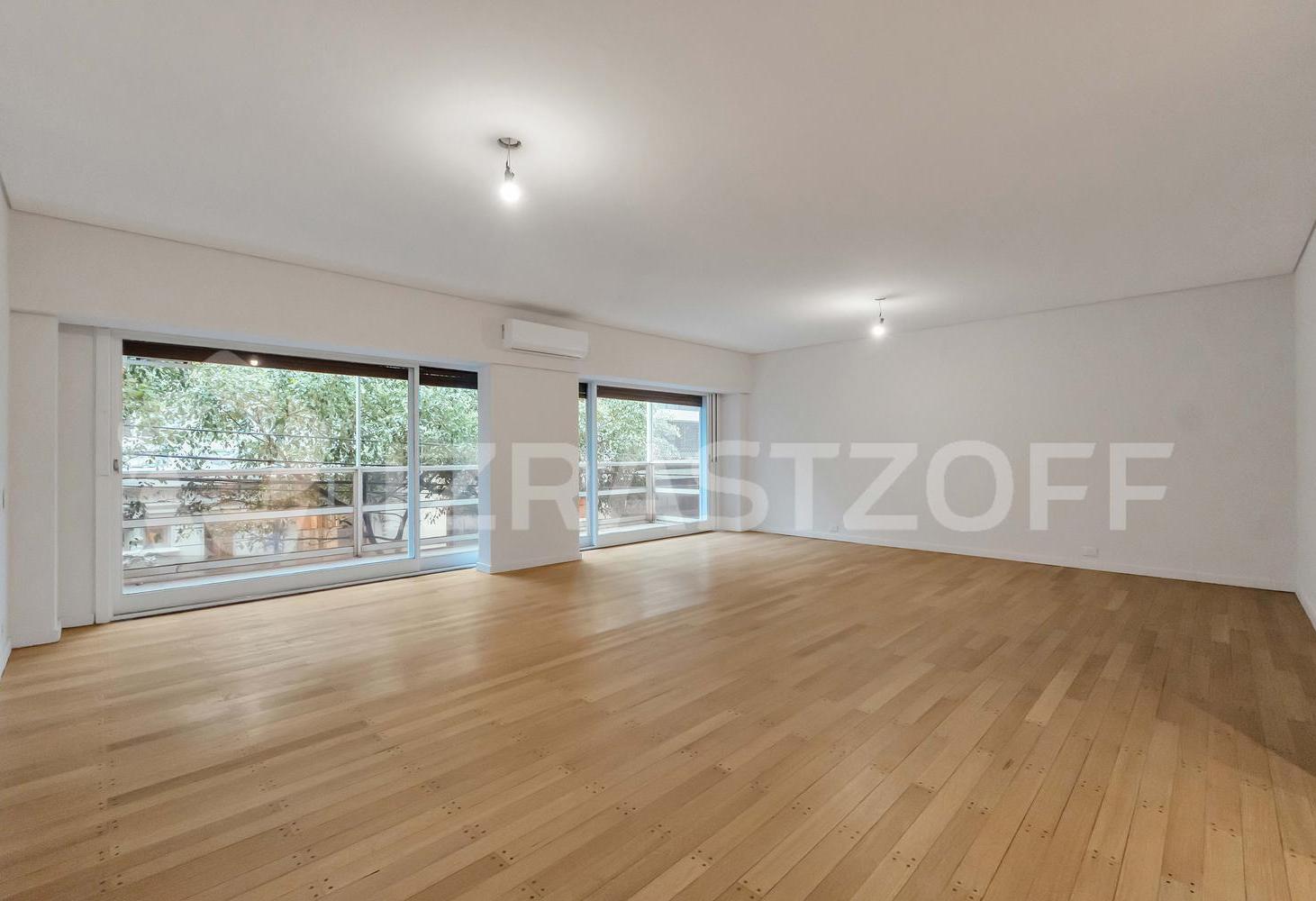 Foto de Departamento en venta en Recoleta. 3 dormitorios, cochera y dos balcones, imagen 2
