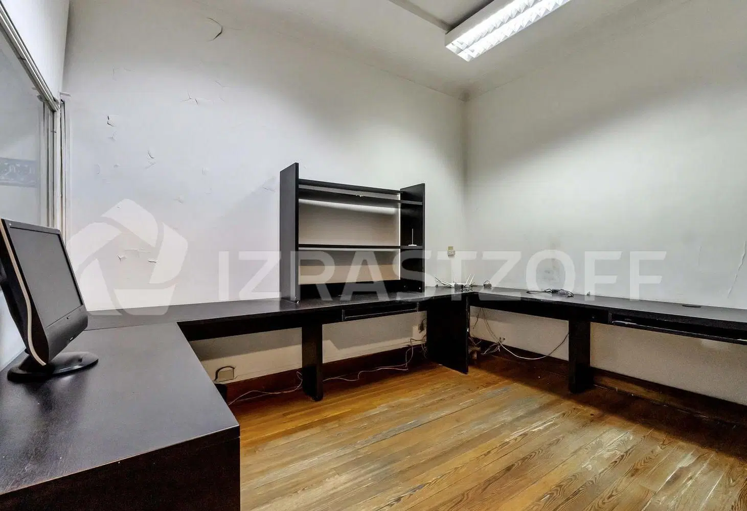 Oficina de 4 ambientes en alquiler. Microcentro 2