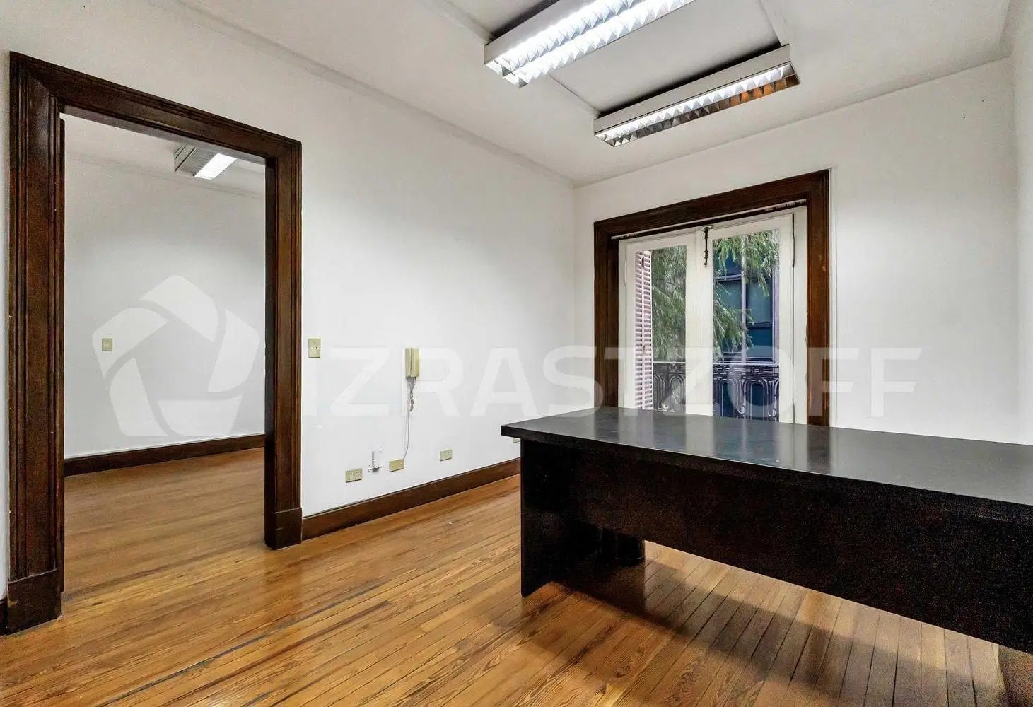 Oficina de 4 ambientes en alquiler. Microcentro 3