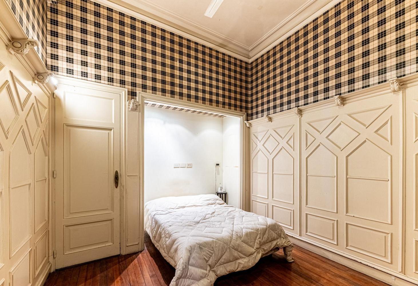Venta Piso de categoría en Retiro, 3 dormitorios, estudio, dependencia.
