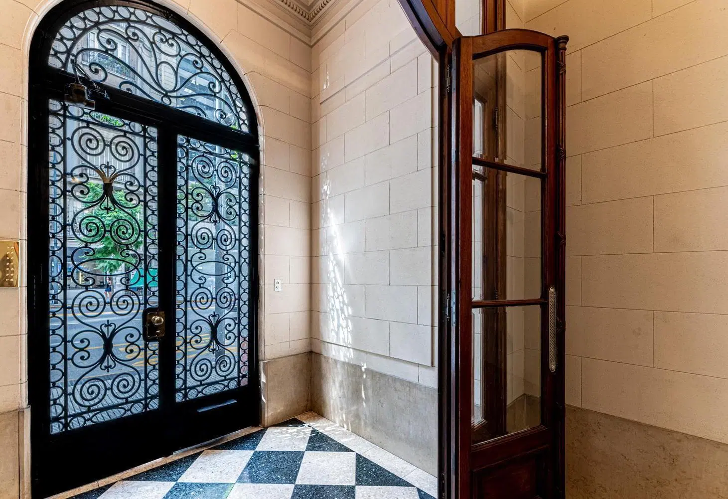 Venta Piso de categoría en Retiro, 3 dormitorios, estudio, dependencia. 5