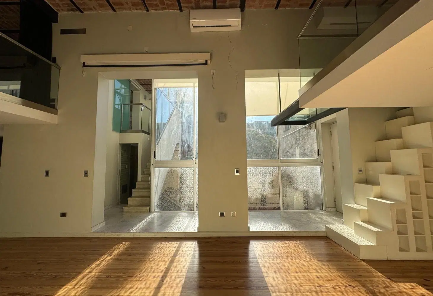 Departamento PH en venta en Recoleta. Loft de un dormitorio y 118 m2 reales 2