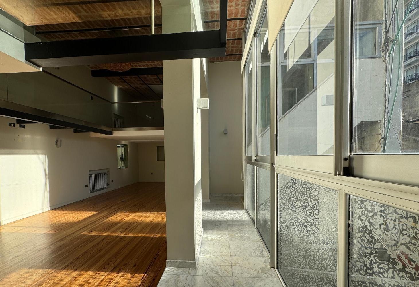 Departamento PH en venta en Recoleta. Loft de un dormitorio y 118 m2 reales
