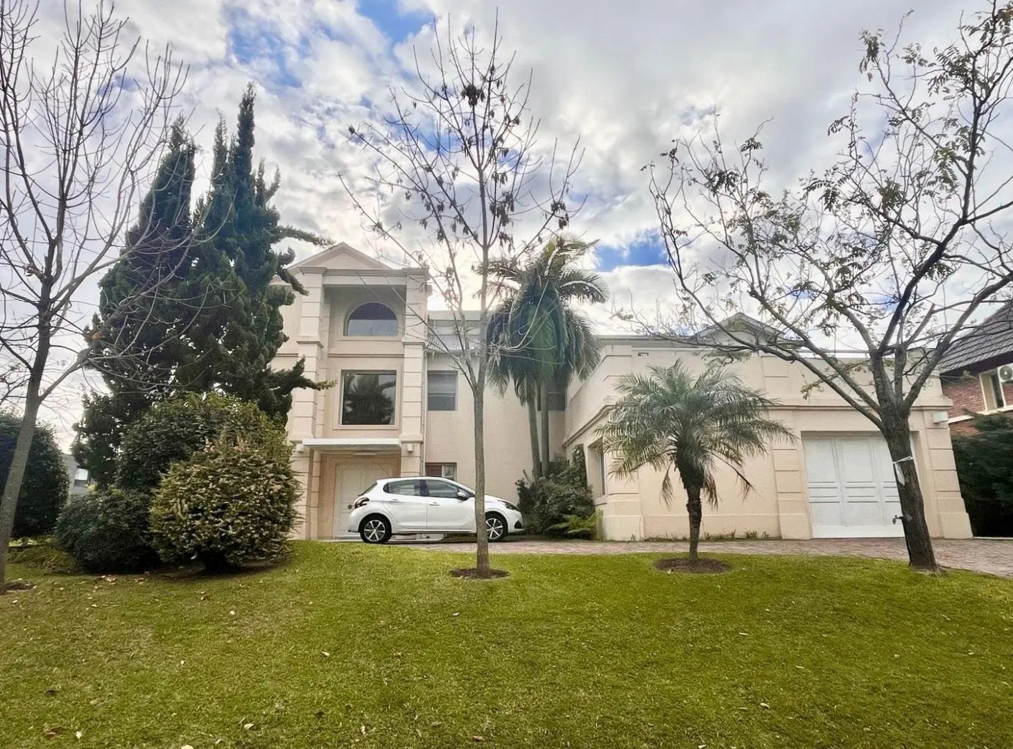 Casa en venta en Las Glorietas, Nordelta, lote en esquina 4