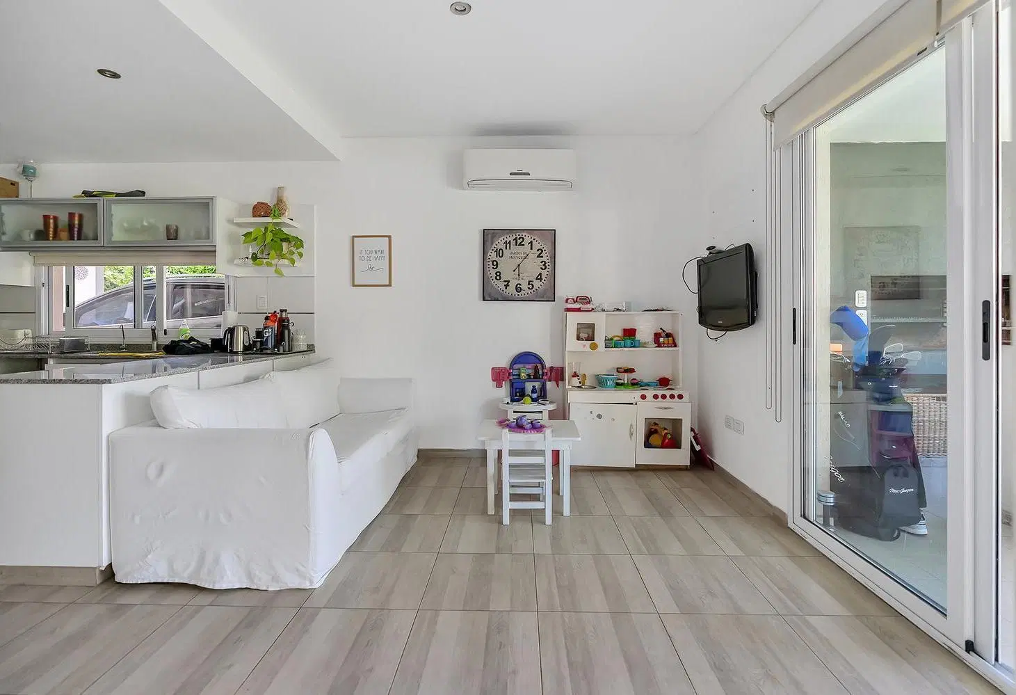 Casa en alquiler en Los Tacos, Pilar, 3 dormitorios jardin y pileta 2