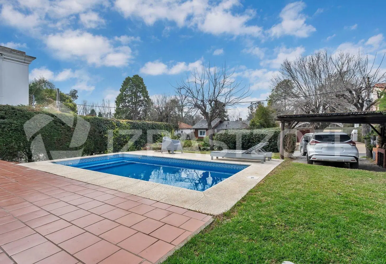 Casa en venta en lote central en CC Larena 3
