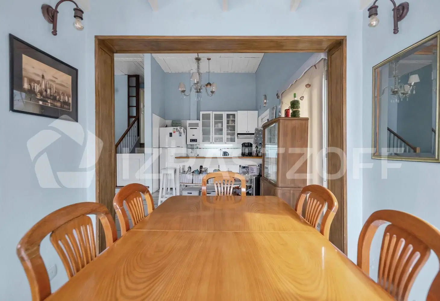 Casa en venta en lote central en CC Larena 4