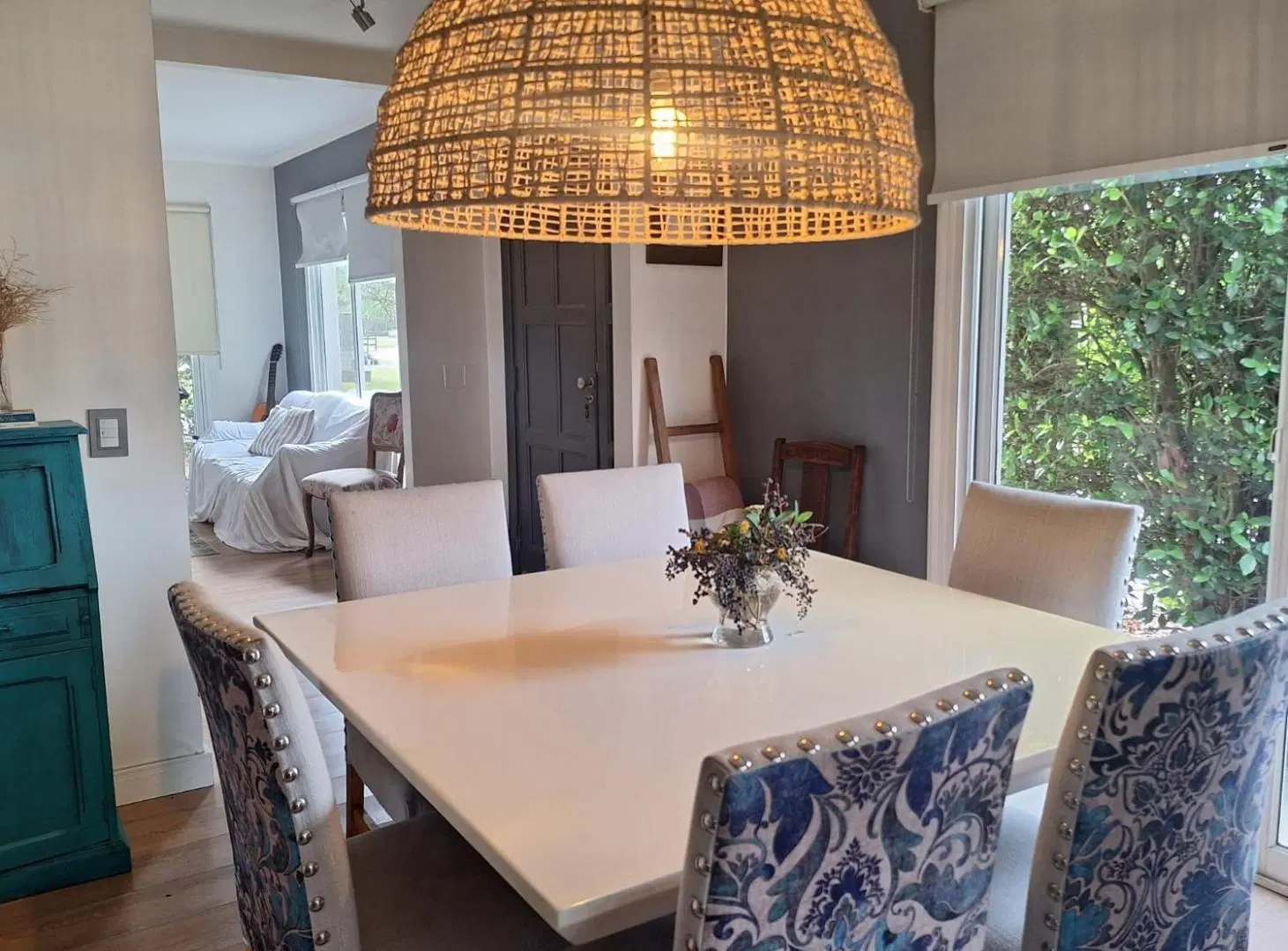 Casa de 5 ambientes a la venta sobre lote central 2