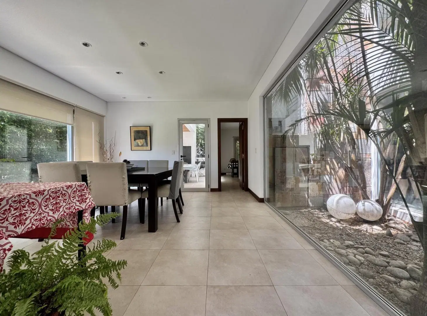 Casa en venta de 4 dormitorios   playroom y jardin con pileta en Barrancas de San Jose 3