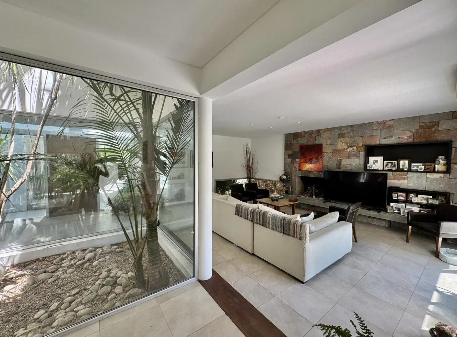 Casa en venta de 4 dormitorios   playroom y jardin con pileta en Barrancas de San Jose 8