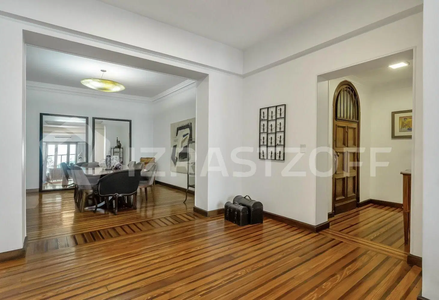 Departamento francés en venta, 5 ambientes, reciclado en Recoleta, Libertad y Libertador 3