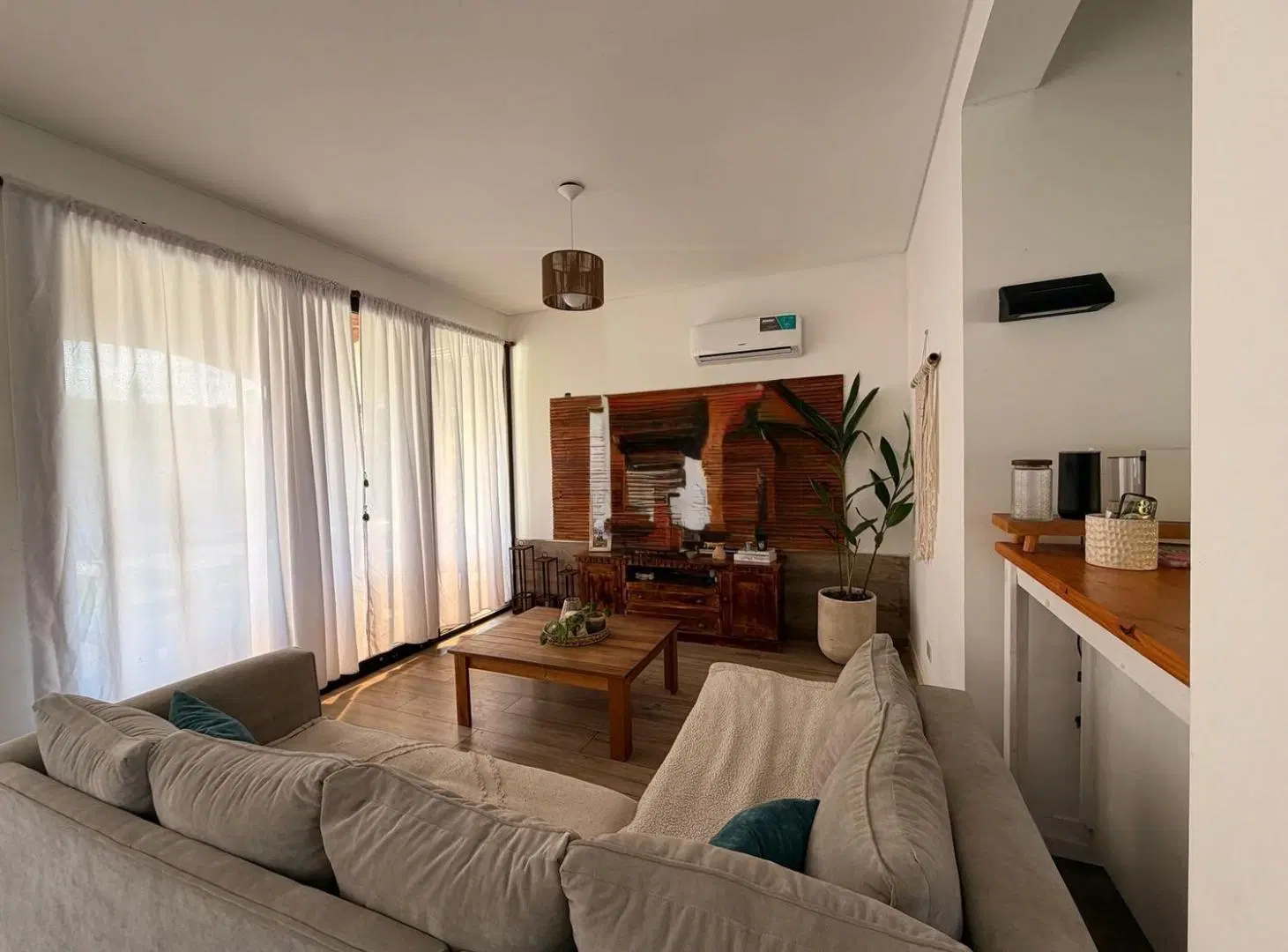 Casa en una planta en lote central 4