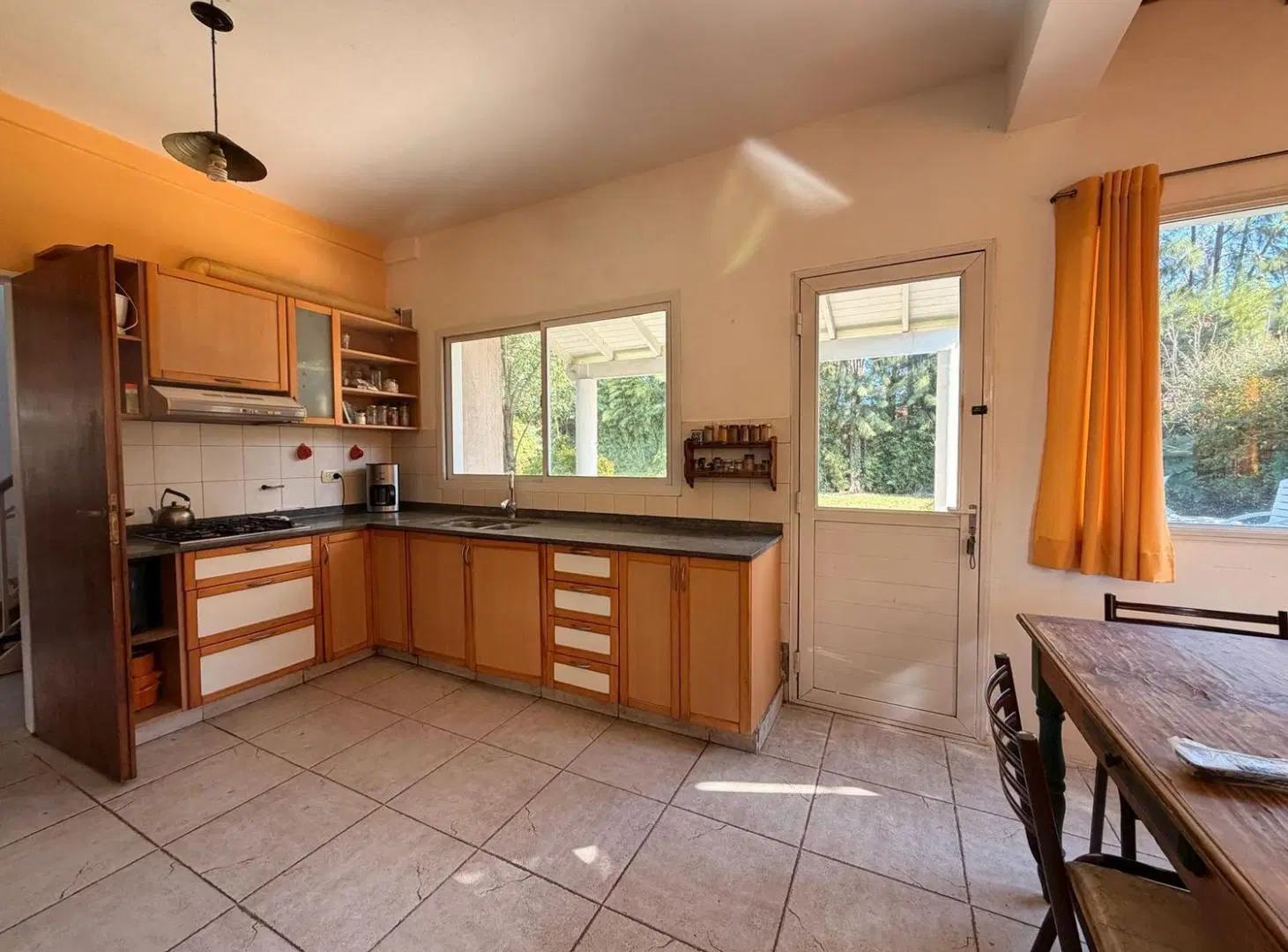 Casa en venta con dependencia y gran lote - oportunidad de precio 5