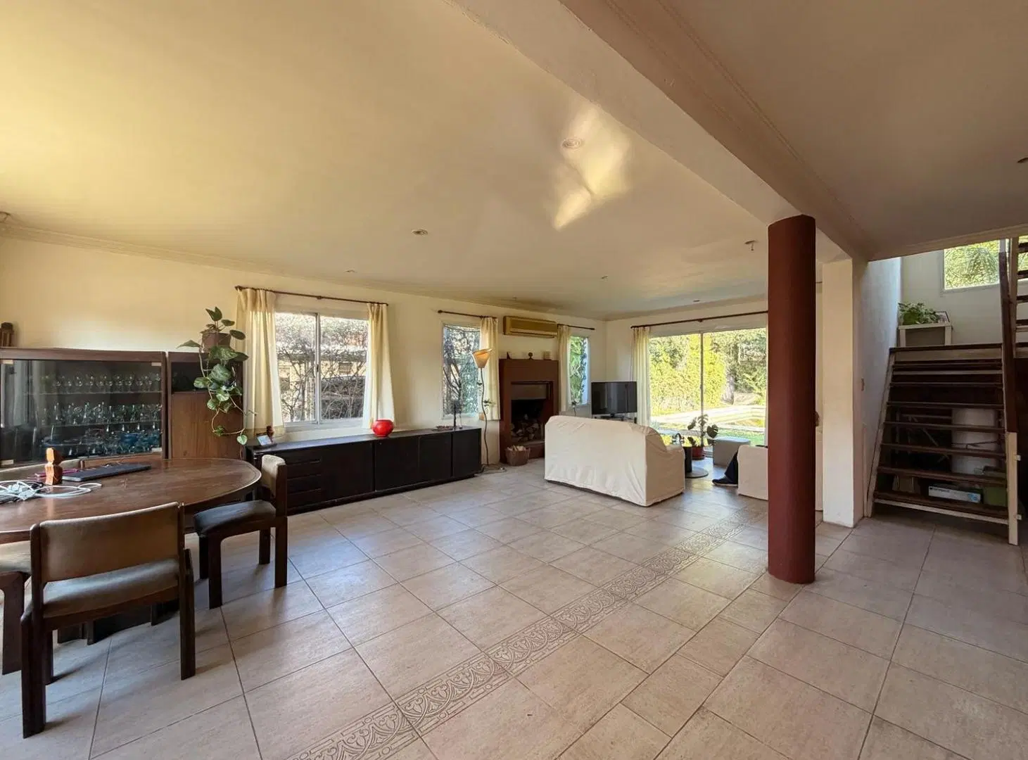 Casa en venta con dependencia y gran lote - oportunidad de precio 4