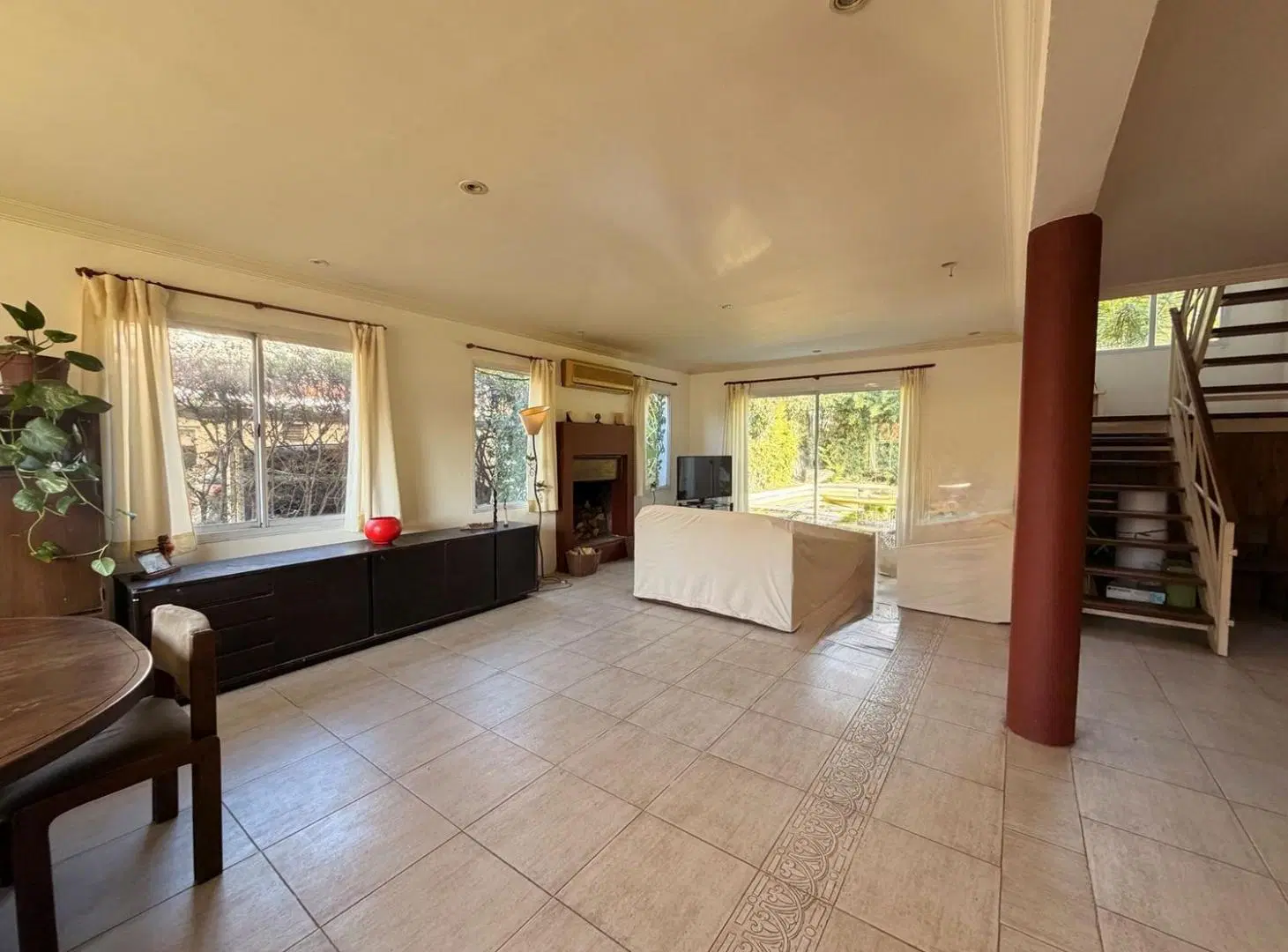 Casa en venta con dependencia y gran lote - oportunidad de precio 2