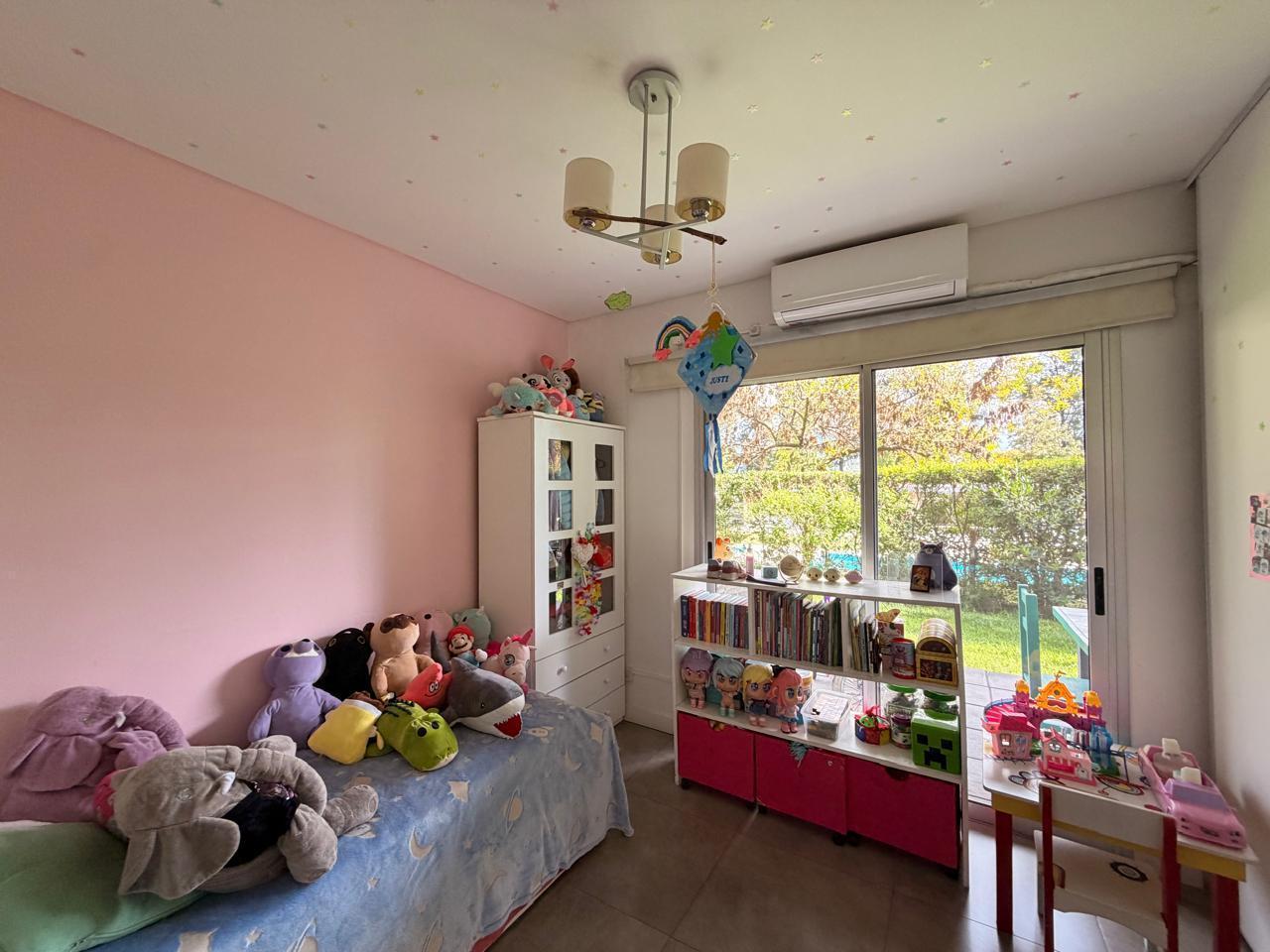 Foto de Departamento en Bosque Alto 3 ambientes con gran orientación y jardín a, imagen 3