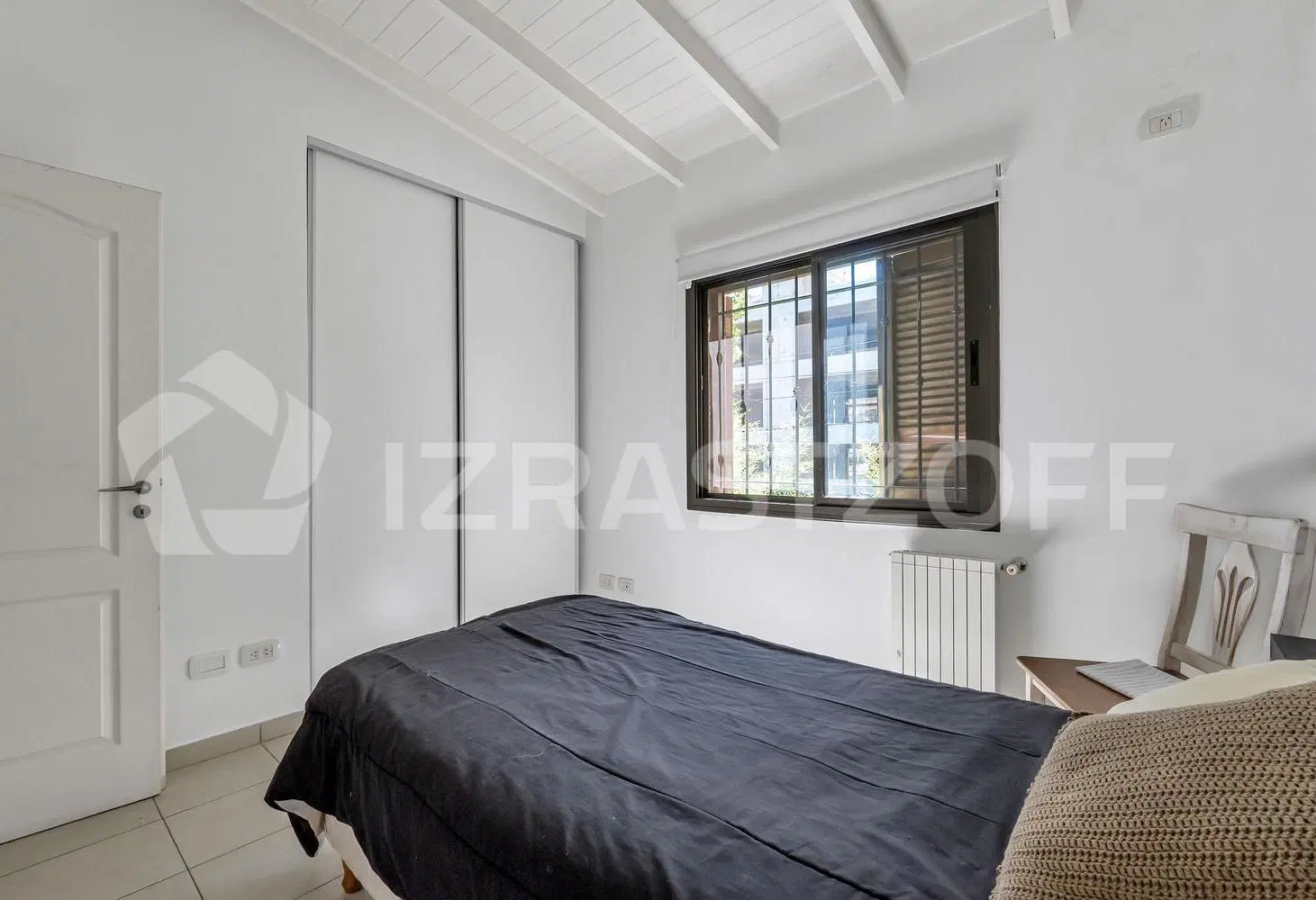 Oportunidad. Casa con gran lote en Las Orquideas - RESERVADA 5