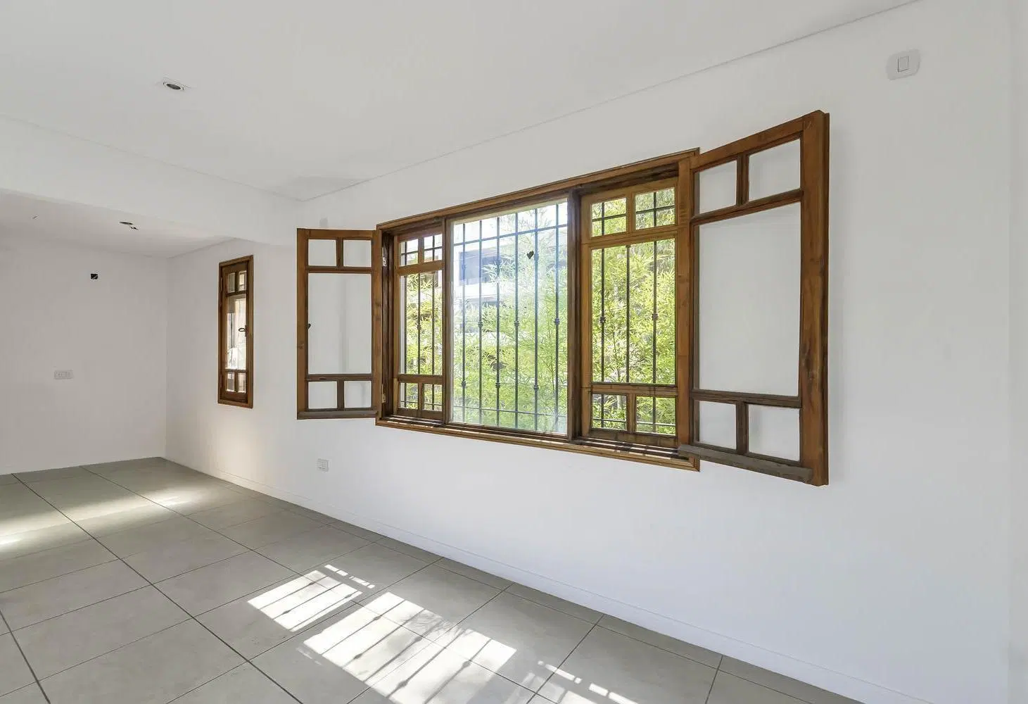 Oportunidad. Casa con gran lote en Las Orquideas - RESERVADA 4
