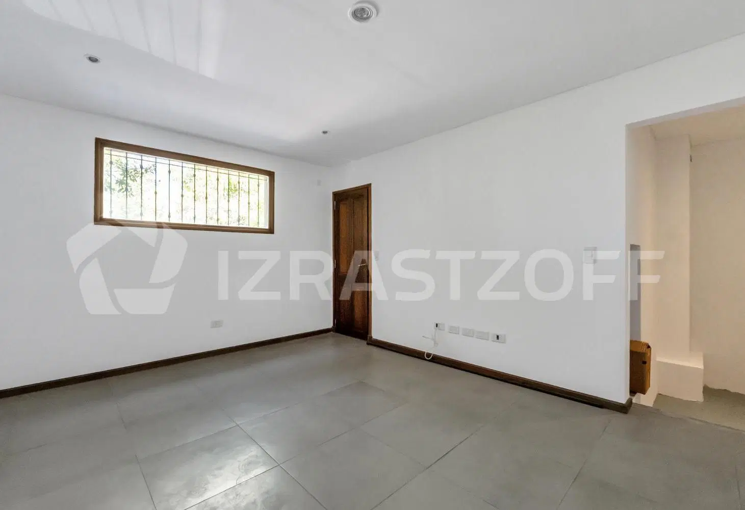 Oportunidad. Casa con gran lote en Las Orquideas - RESERVADA 3