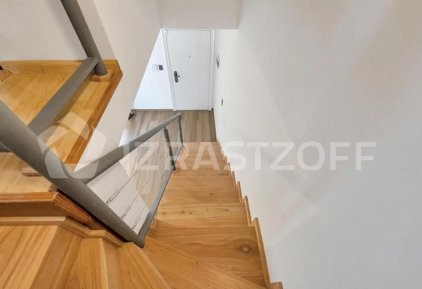 Venta Duplex Premium Reciclado a nuevo, jardin/cochera/Atico - Florida Oeste. 4