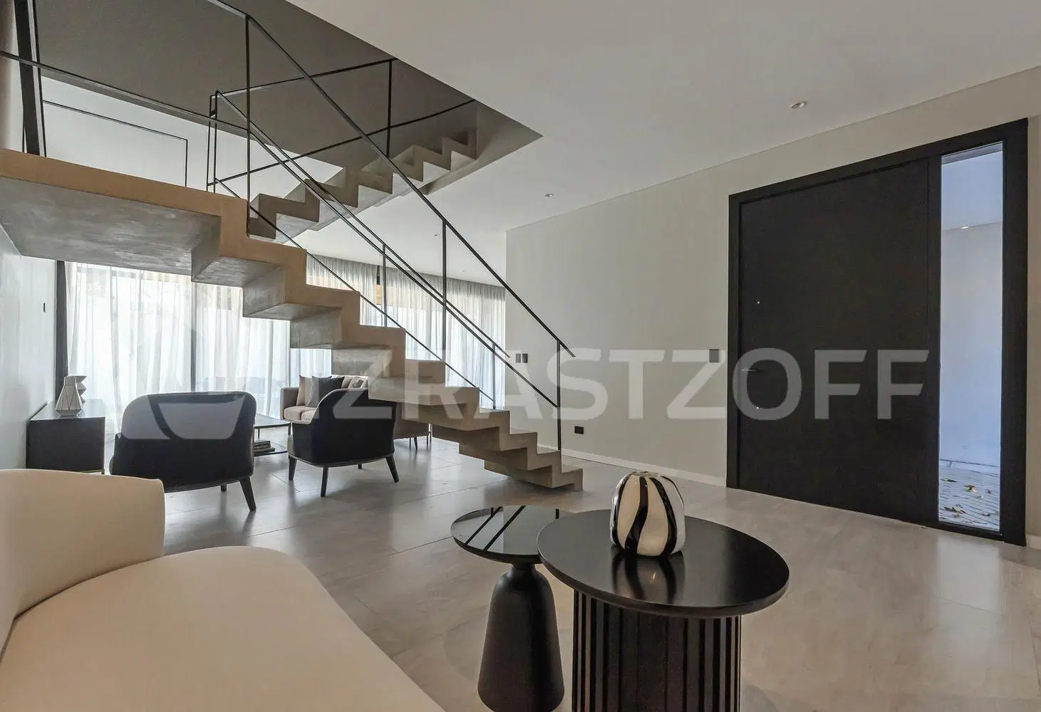 Casa en Venta/Alquiler a Estrenar en Olivos. 5 dormitorios Jardín. Terraza. 3