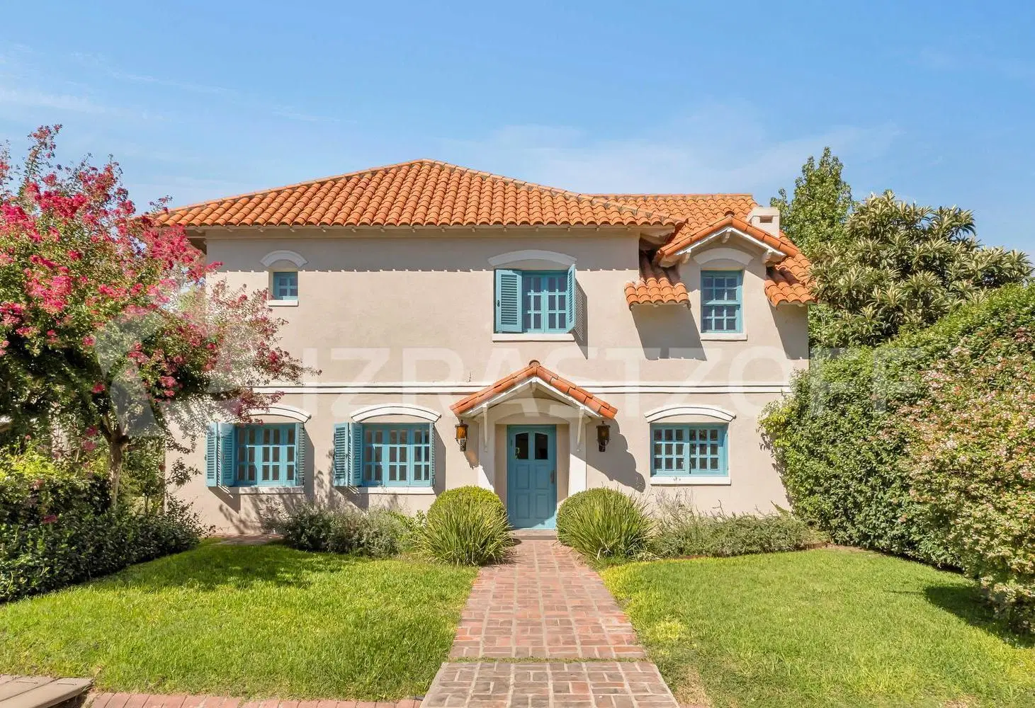 Casa en Venta en los Lagartos  3  suites más otro cuartos con baños de uso exclusivo 3