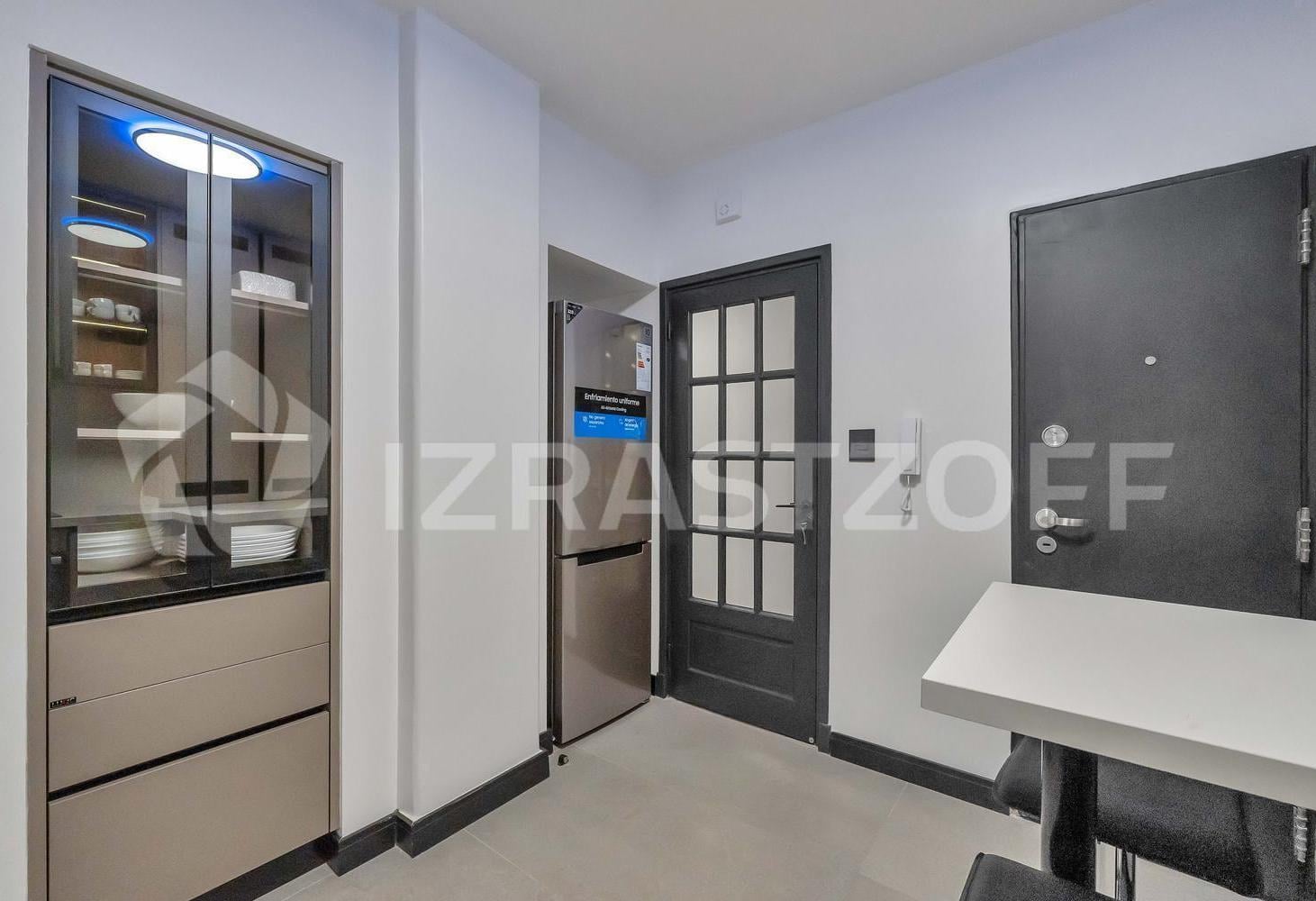 Foto de Departamento en venta en Recoleta. Dos suites y balcón. Reciclado, imagen 5