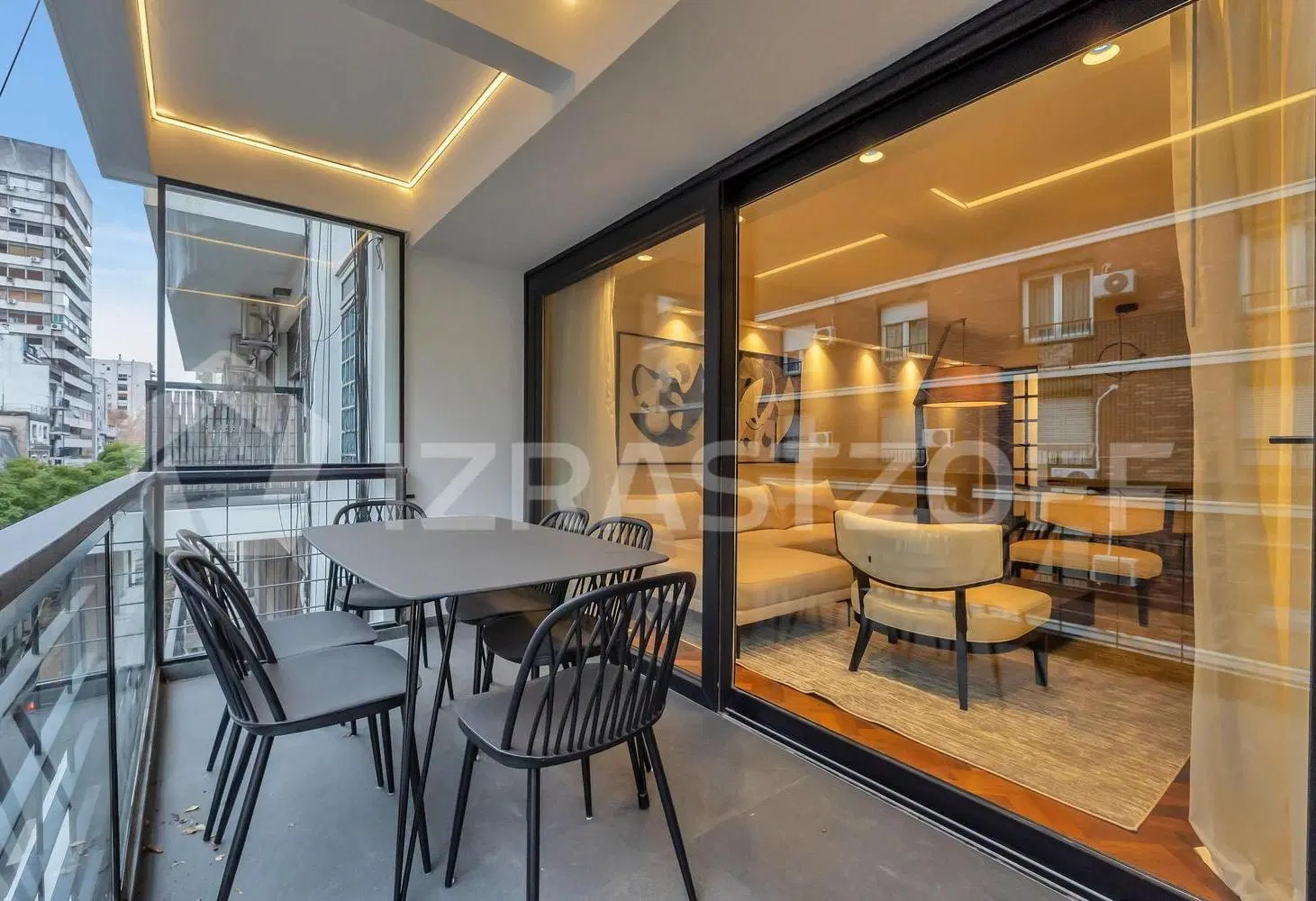 Departamento en venta en Recoleta. Dos suites y balcón. Reciclado 2
