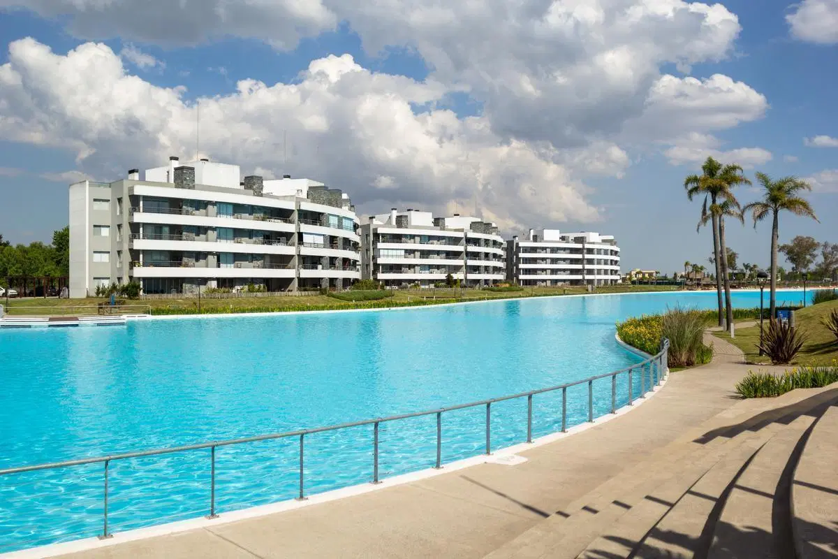 Departamento en Venta 2 Ambientes con balcón y laguna 4