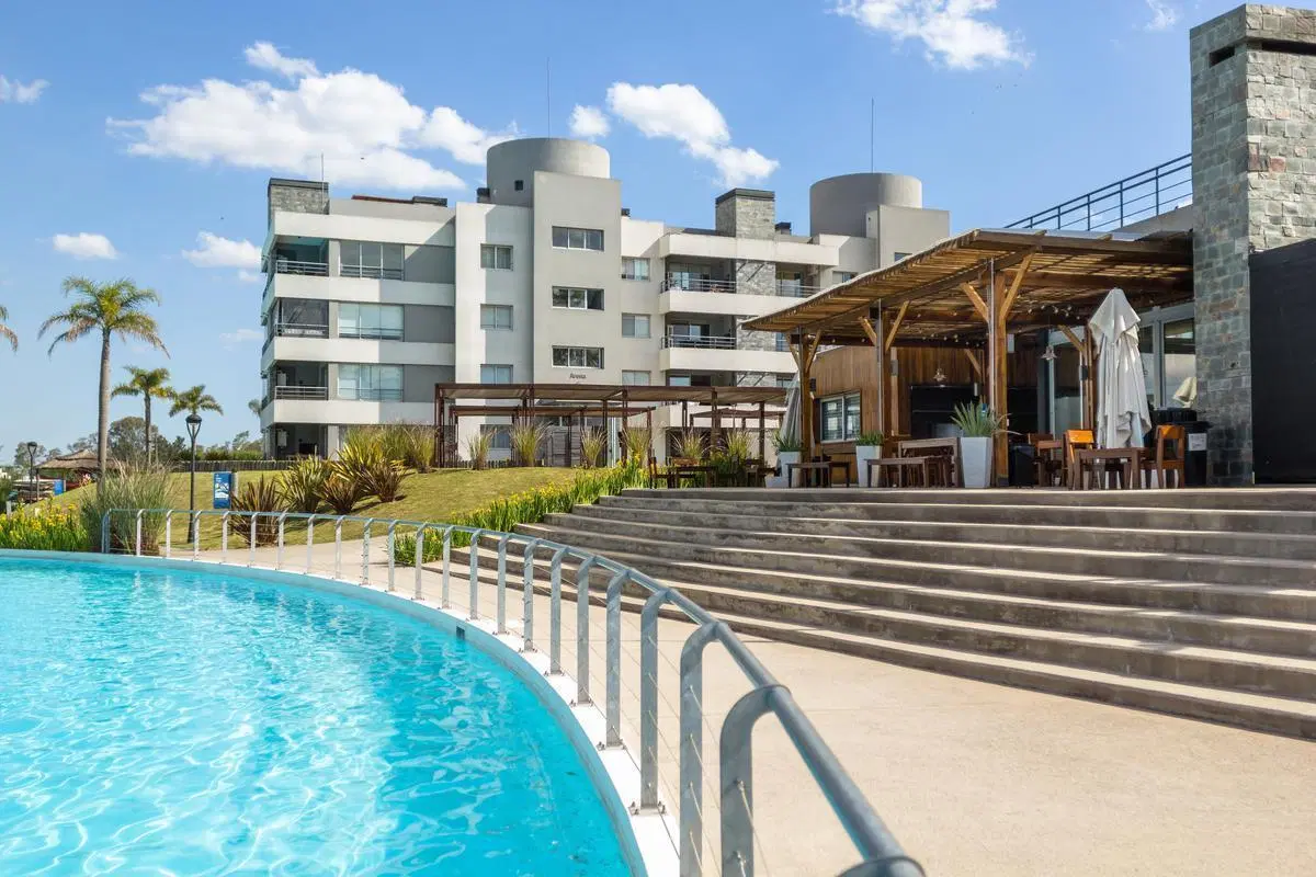 Departamento en Venta 2 Ambientes con balcón y laguna 2