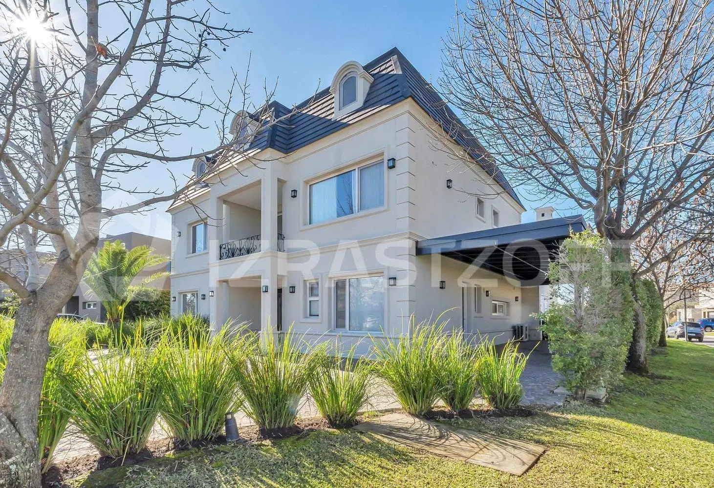 Casa en Ayres Plaza en tres plantas 4