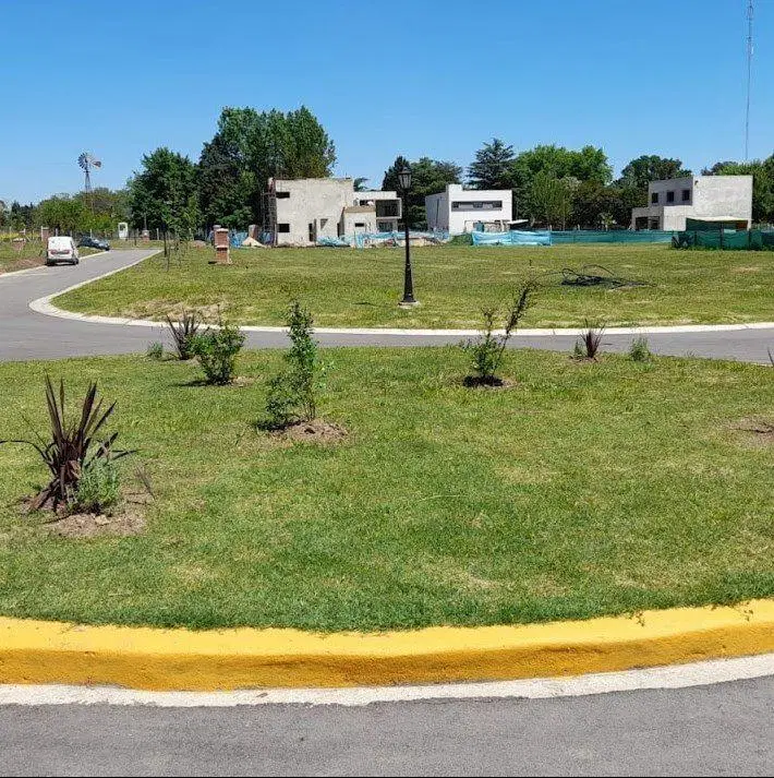 Lote a la venta, Santa Lucía, Pilar del Este, a parque central 4