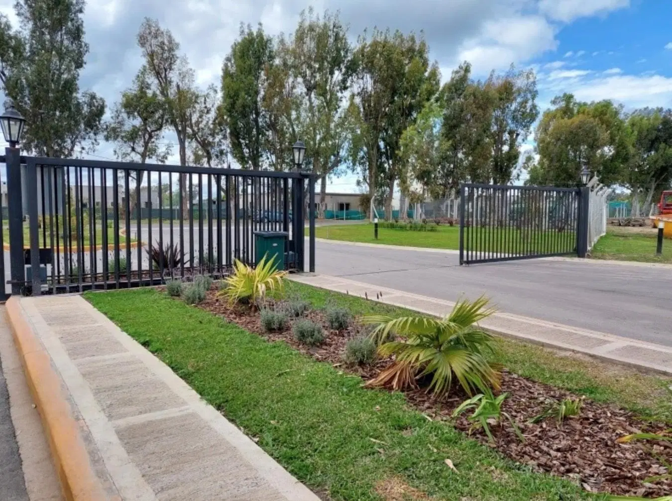 Lote a la venta, Santa Lucía, Pilar del Este, a parque central 3
