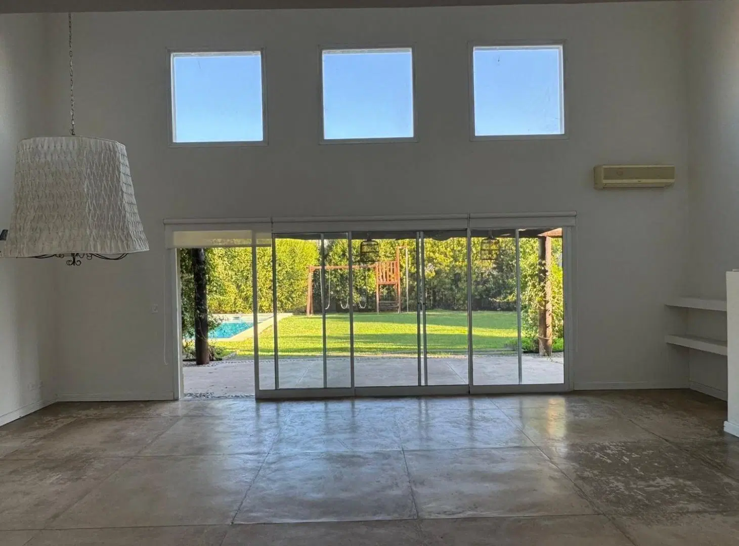 Casa en alquiler anual en Talar Del Lago II, 3/4 dormitorios (2 en P.B) juegos de niños, pileta 4