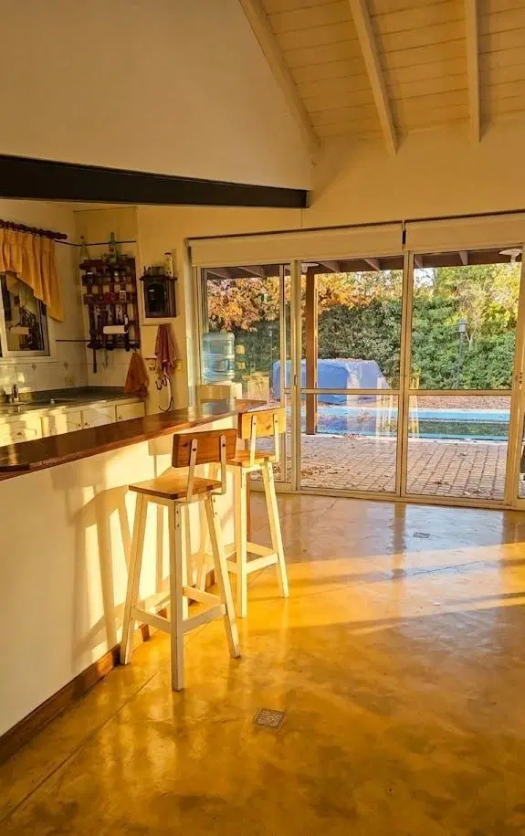 Venta, Casa 4 ambientes, Larena Country Club, luminosa, amplio jardín. 8
