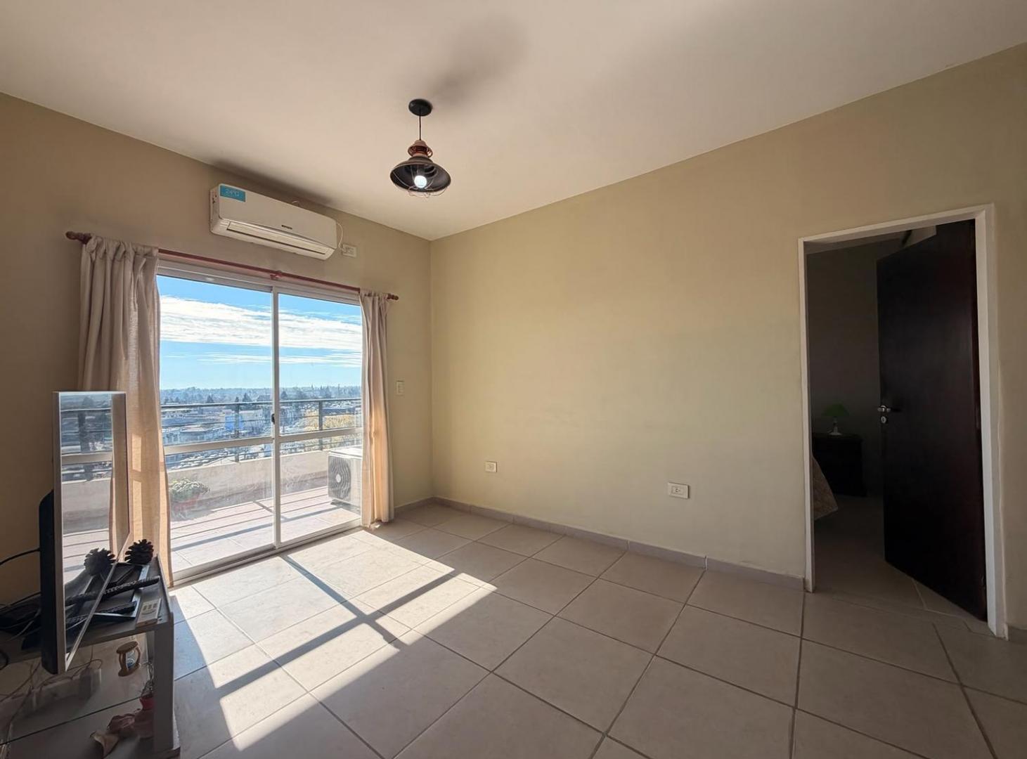 Foto de Departamento en séptimo piso con gran vista y luminosidad, 3 dormitorios, imagen 4