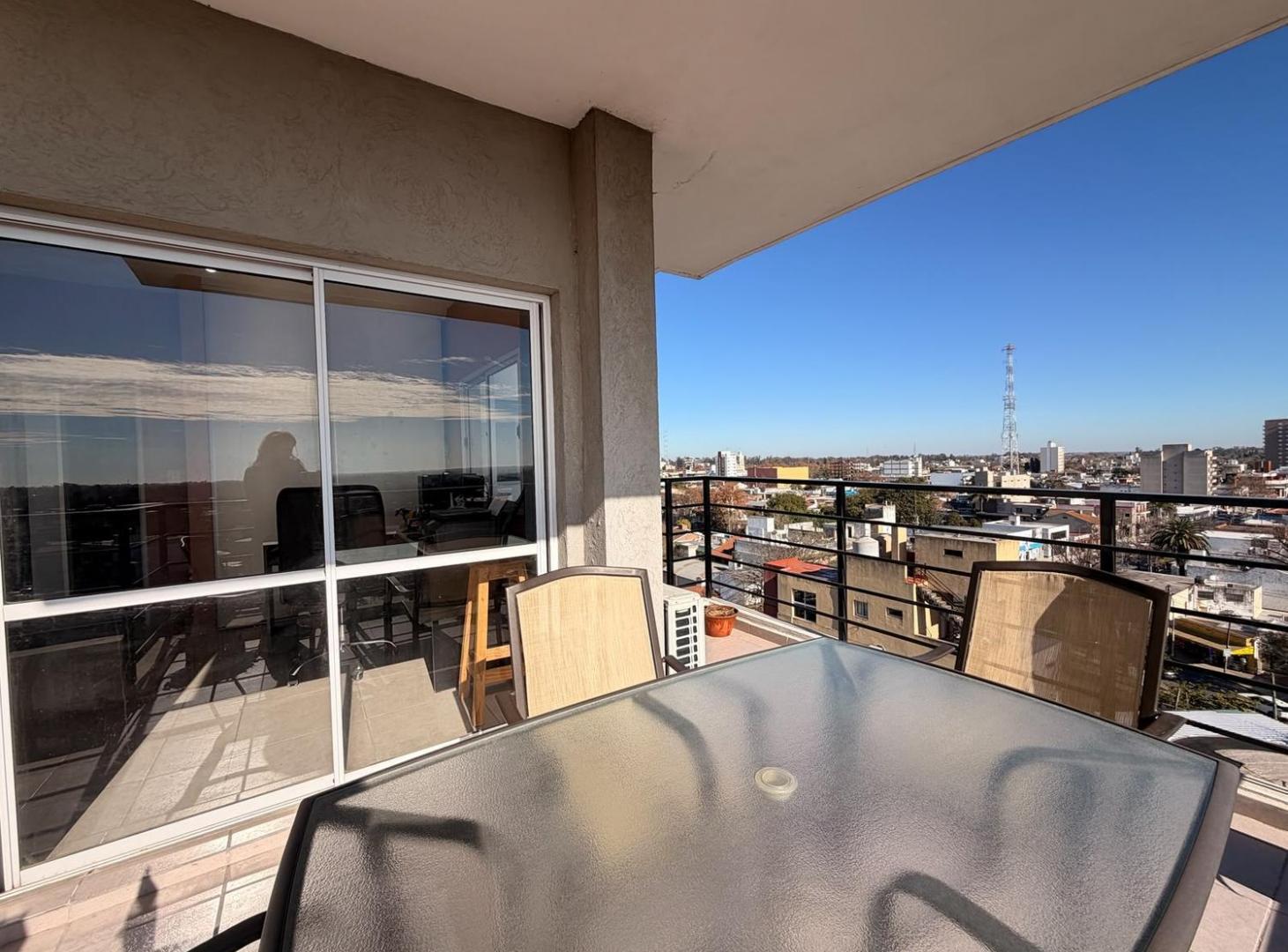 Foto de Departamento en séptimo piso con gran vista y luminosidad, 3 dormitorios, imagen 1