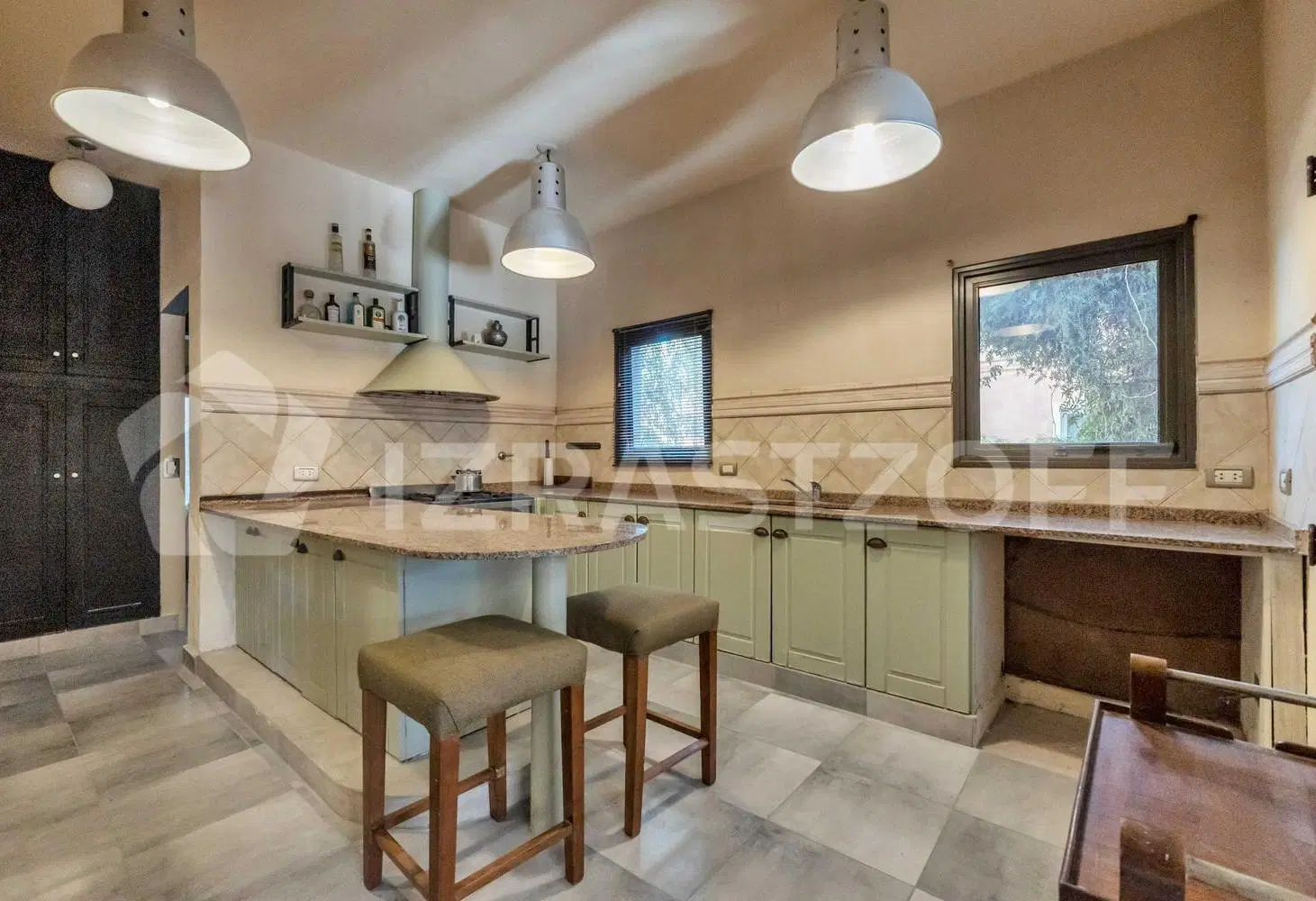 Casa en lote central en venta 5