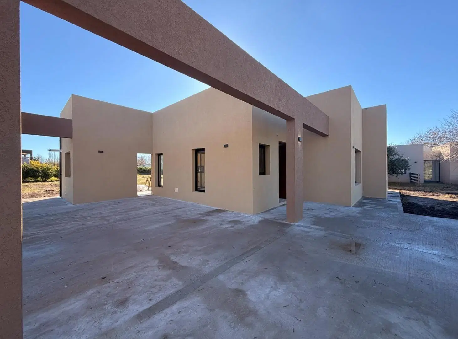 Casa en una planta con tres cuartos en Los Alcanfores - entrega JULIO'26 5