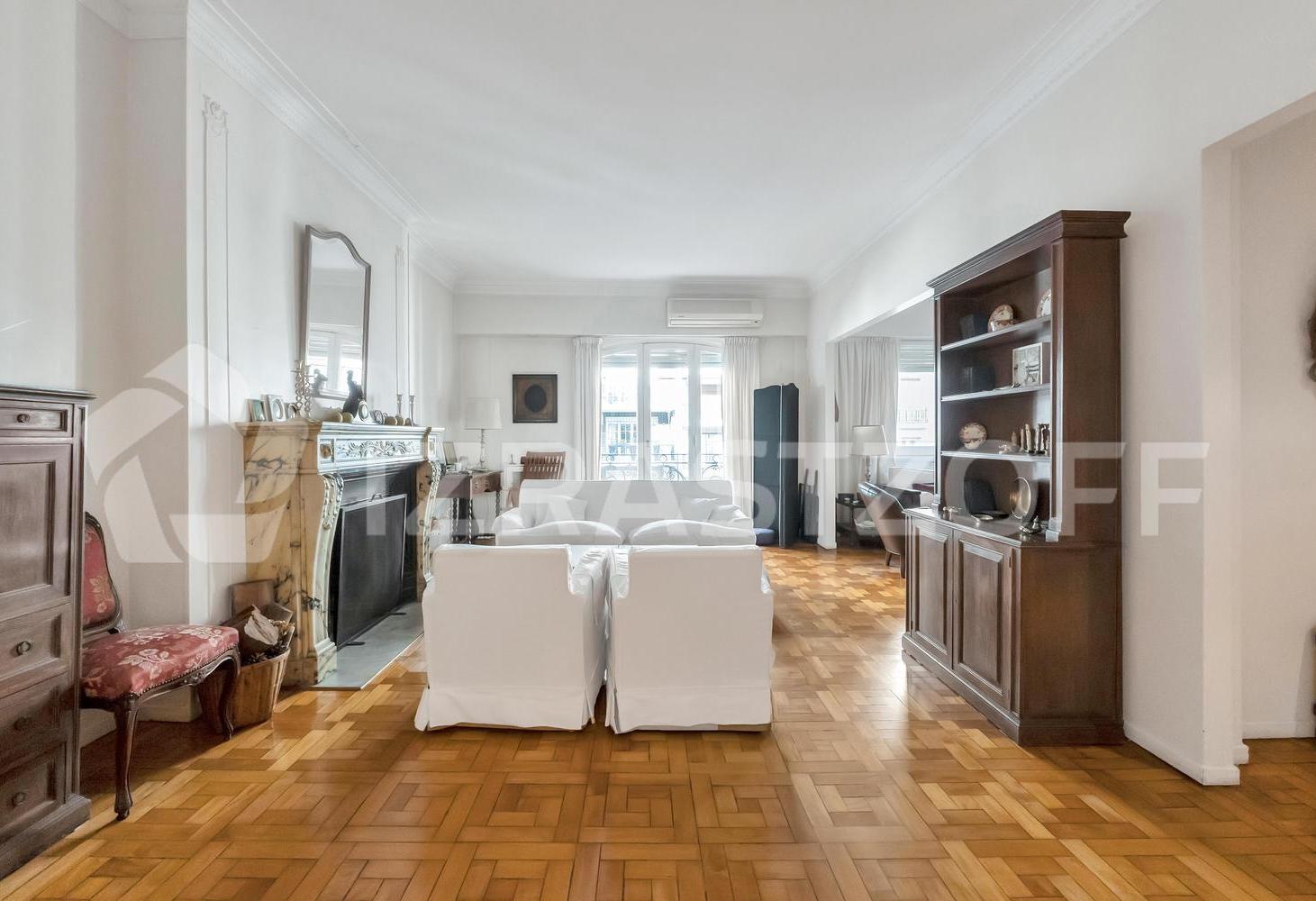 Foto de Departamento en venta en Recoleta. Cinco ambientes, al frente, imagen 2