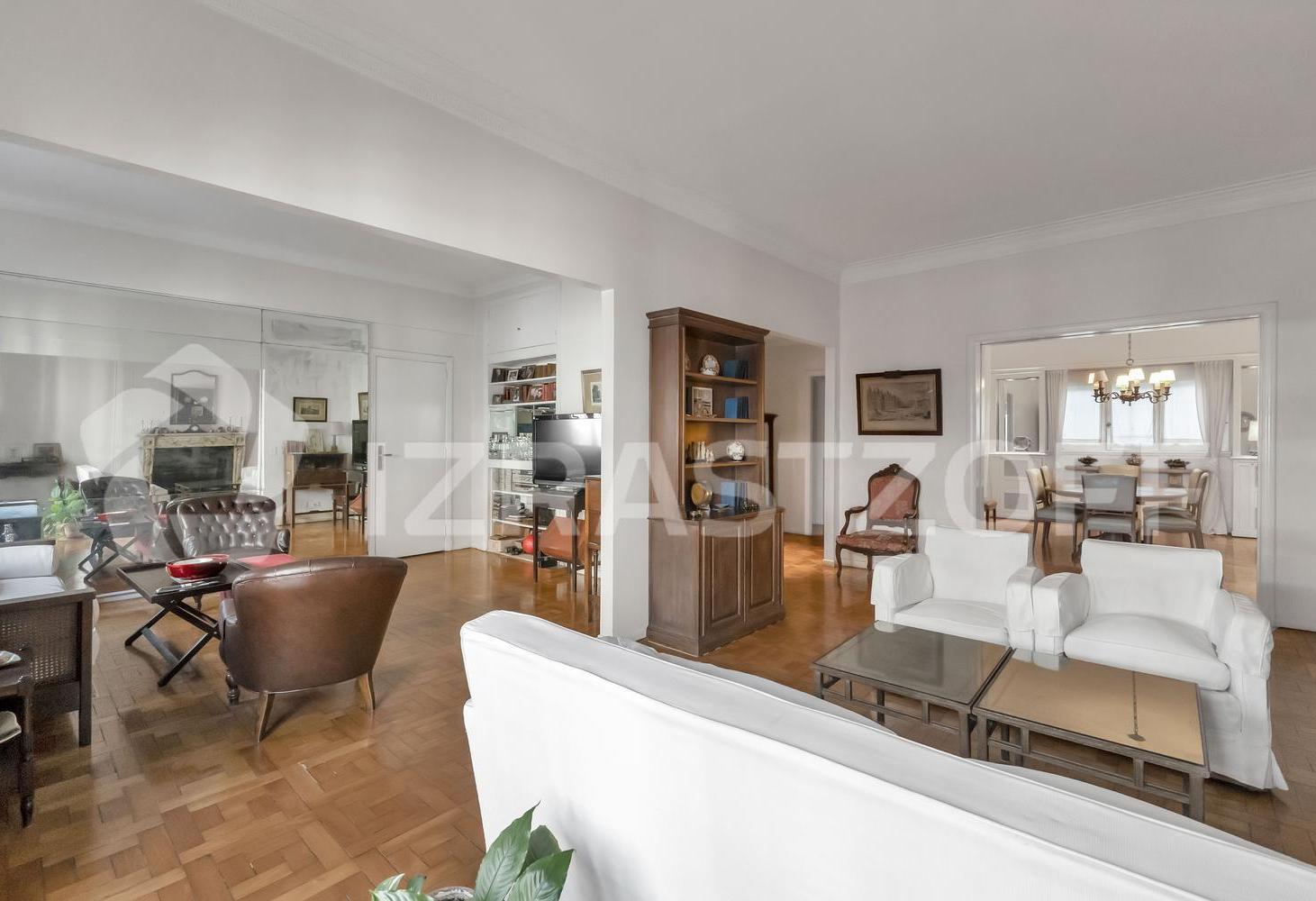 Foto de Departamento en venta en Recoleta. Cinco ambientes, al frente, imagen 5