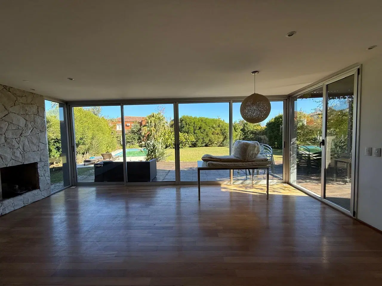 Casa en venta. Las Glorietas,Nordelta. Lote interno. 1