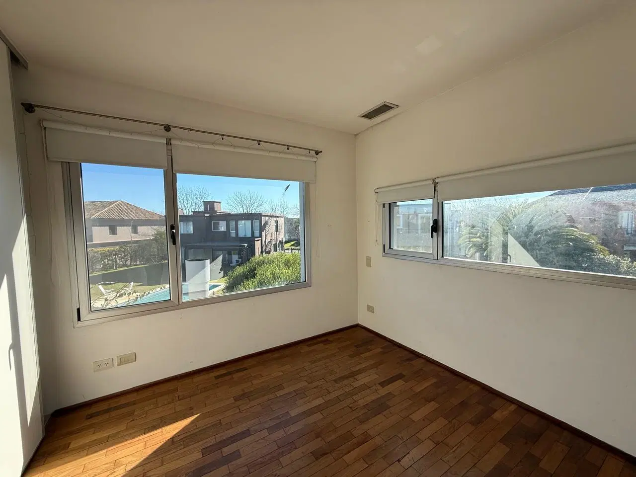 Casa en venta. Las Glorietas,Nordelta. Lote interno. 5