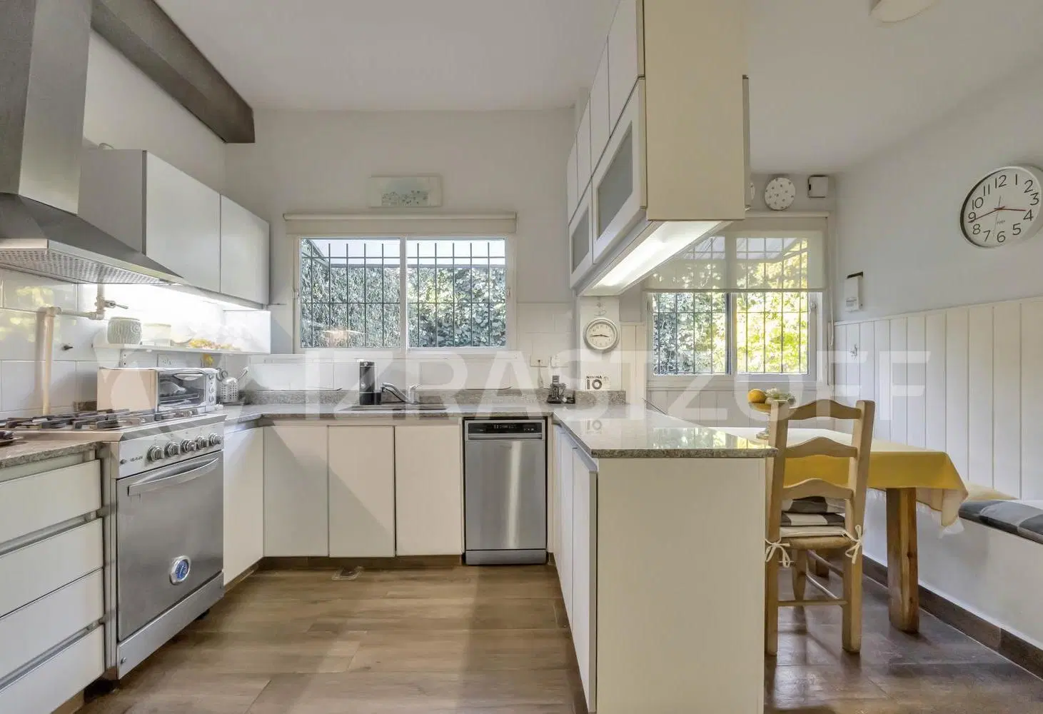 Venta Casa Familiar 6 amb con Galería, Parrilla, Jardin/Pileta en La Horqueta - San Isidro 4