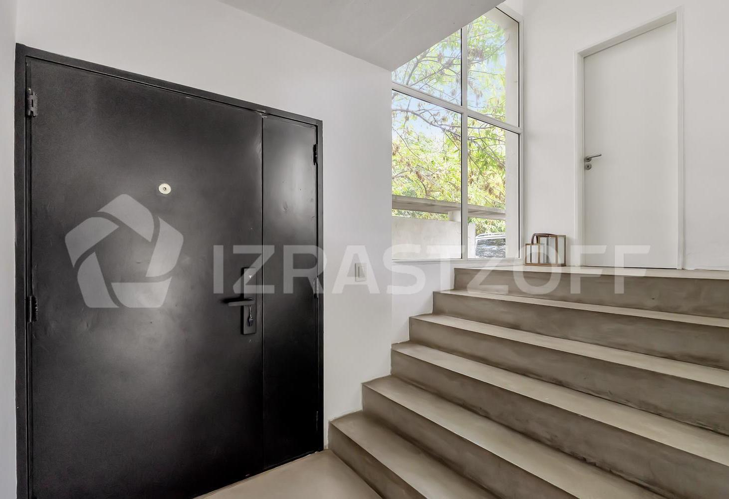 Casa en Las Liebres lote interno 4 dorm. Orientacion NE