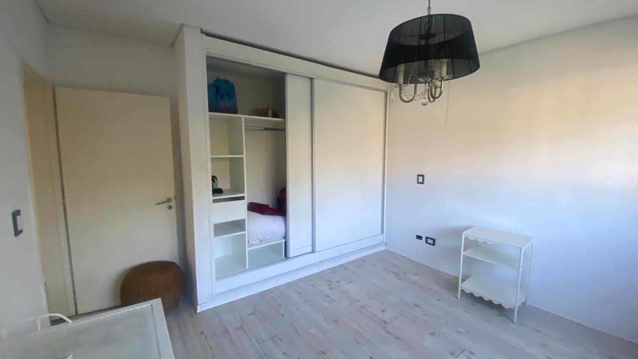 Foto de Venta casa Pilar en barrio semicerrado con parque y pileta sin expensas, imagen 2