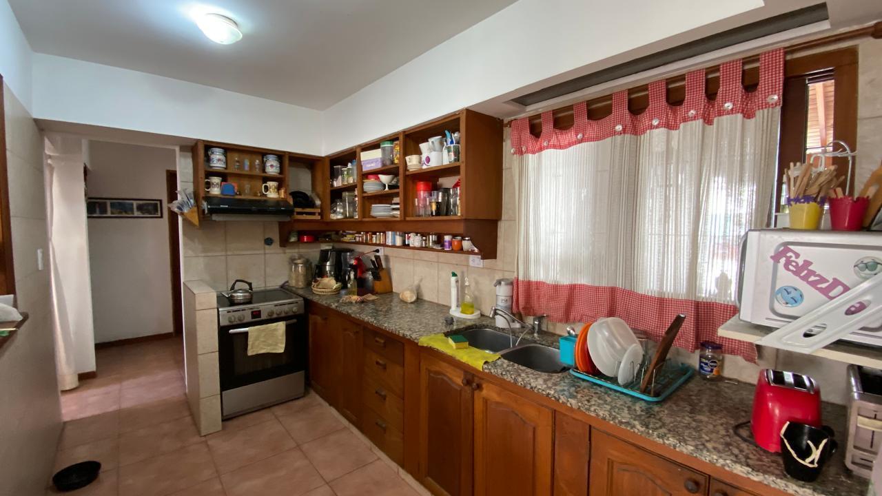 Foto de Venta casa Florida Oeste 4 dormitorios parque y pileta, imagen 5