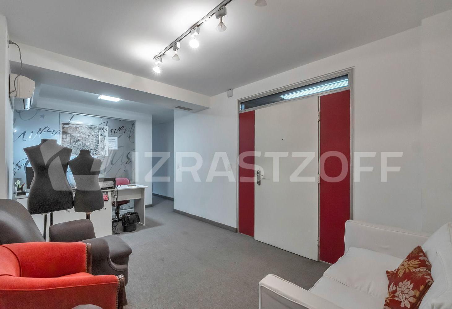 Foto de Oficina en venta en Recoleta. 4 ambientes y cochera, imagen 1