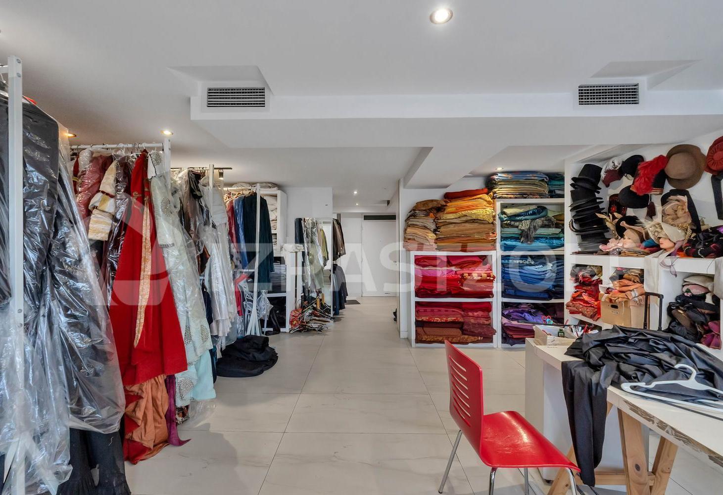 Foto de Oficina en venta Recoleta. 4 ambientes y cochera, imagen 3